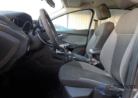 2013 Ford Focus Se z USA, uszkodzony, nr VIN 1FADP3F21DL376580